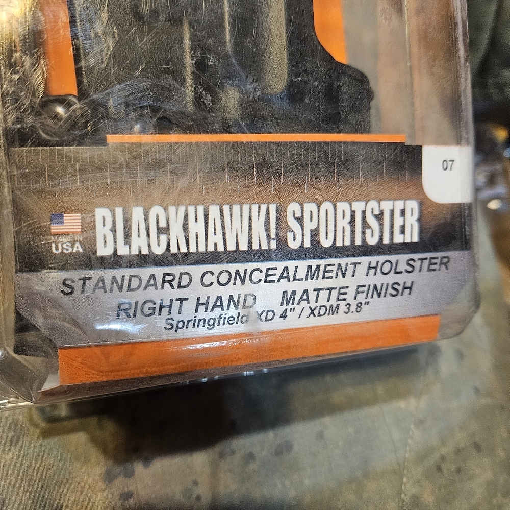 Blackhawk RH Standard Concealment Holster Springfield XD/XDM - Picture 6 of 9